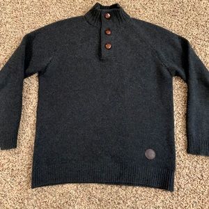 Men’s Barbour, 100% lambswool, size medium leather button sweater, gray. Turkey